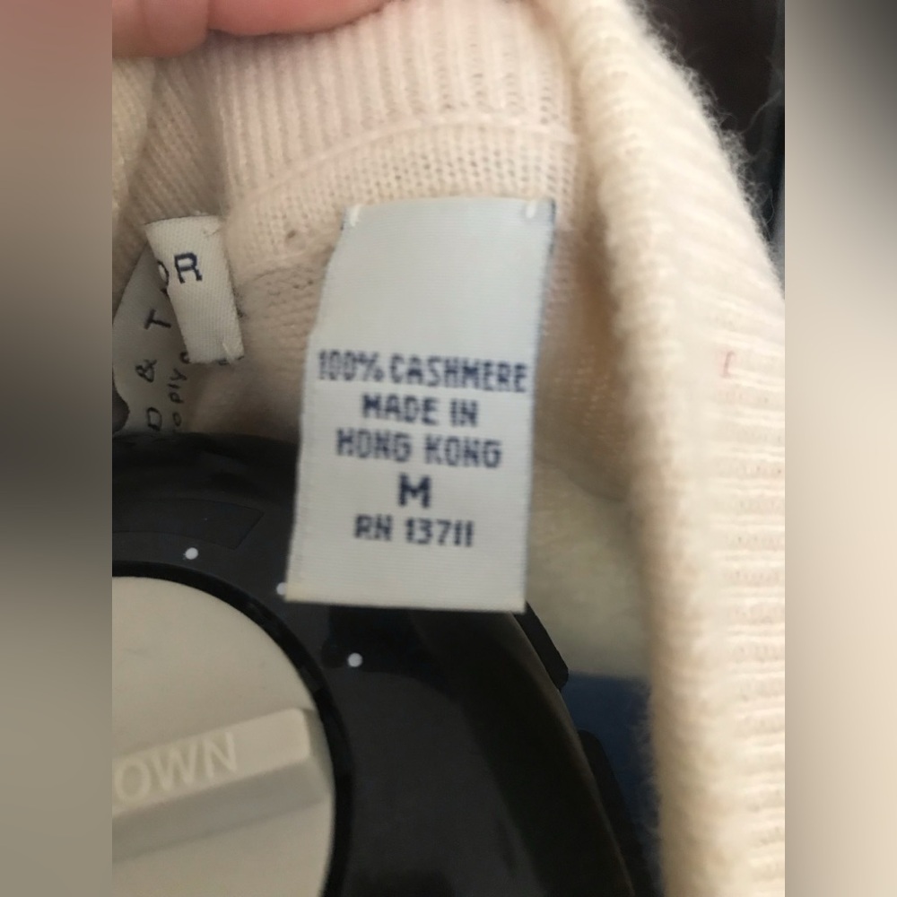 Lord & Taylor Cashmere Knit Sweater - Picture 3 of 6